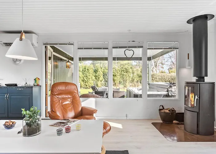 3 Bedroom Gorgeous In * Stubbekøbing