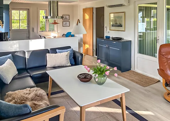 3 Bedroom Gorgeous In Holiday home *