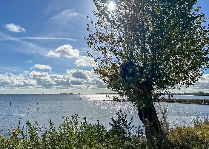 3 Bedroom Gorgeous In Holiday home *