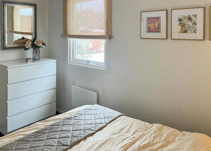 3 Bedroom Gorgeous In Holiday home *